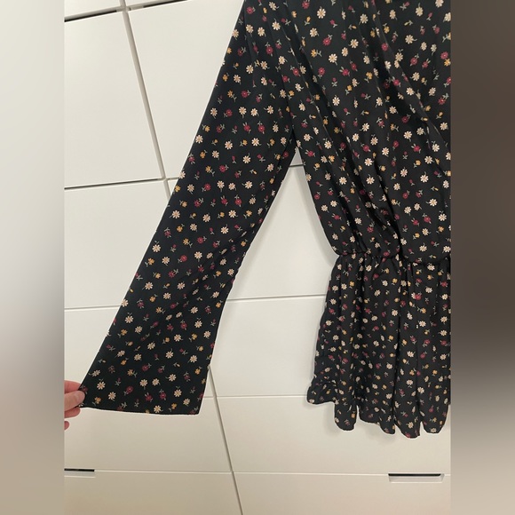 Honey Punch black floral short dress with long flair bell sleeves. Size XS - Picture 2 of 4